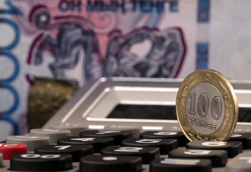 Кредитный портфель просел на 61 миллиард тенге: итоги первого квартала