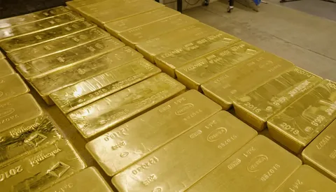 Индийские банки возобновили импорт золота и серебра